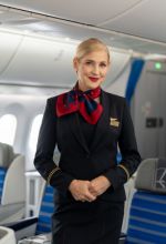 Tiếp viên hãng bay Lot Polish Airlines